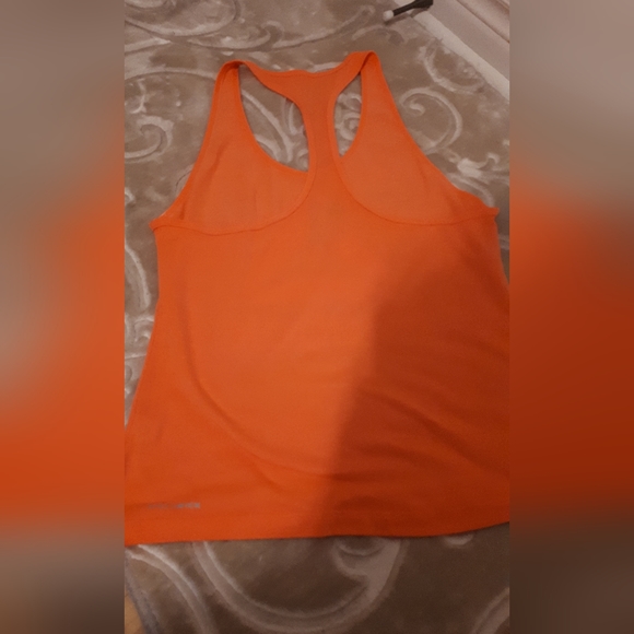 2 for 35 Two tank tops , reebok - Picture 4 of 4